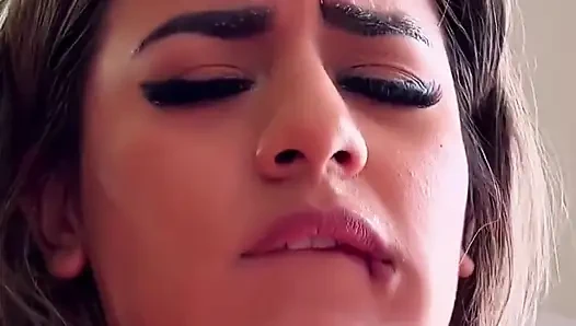 terangsang Latina Naty Delgado meniduri teman sekamarnya Brian Evansx
