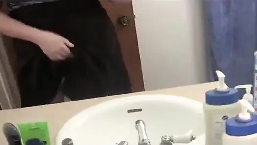 İri güzel kötü kızlar: aynada iri güzel kadın