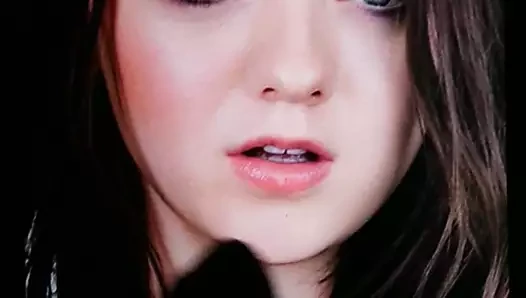 Maisie williams boşalmak haraç 6
