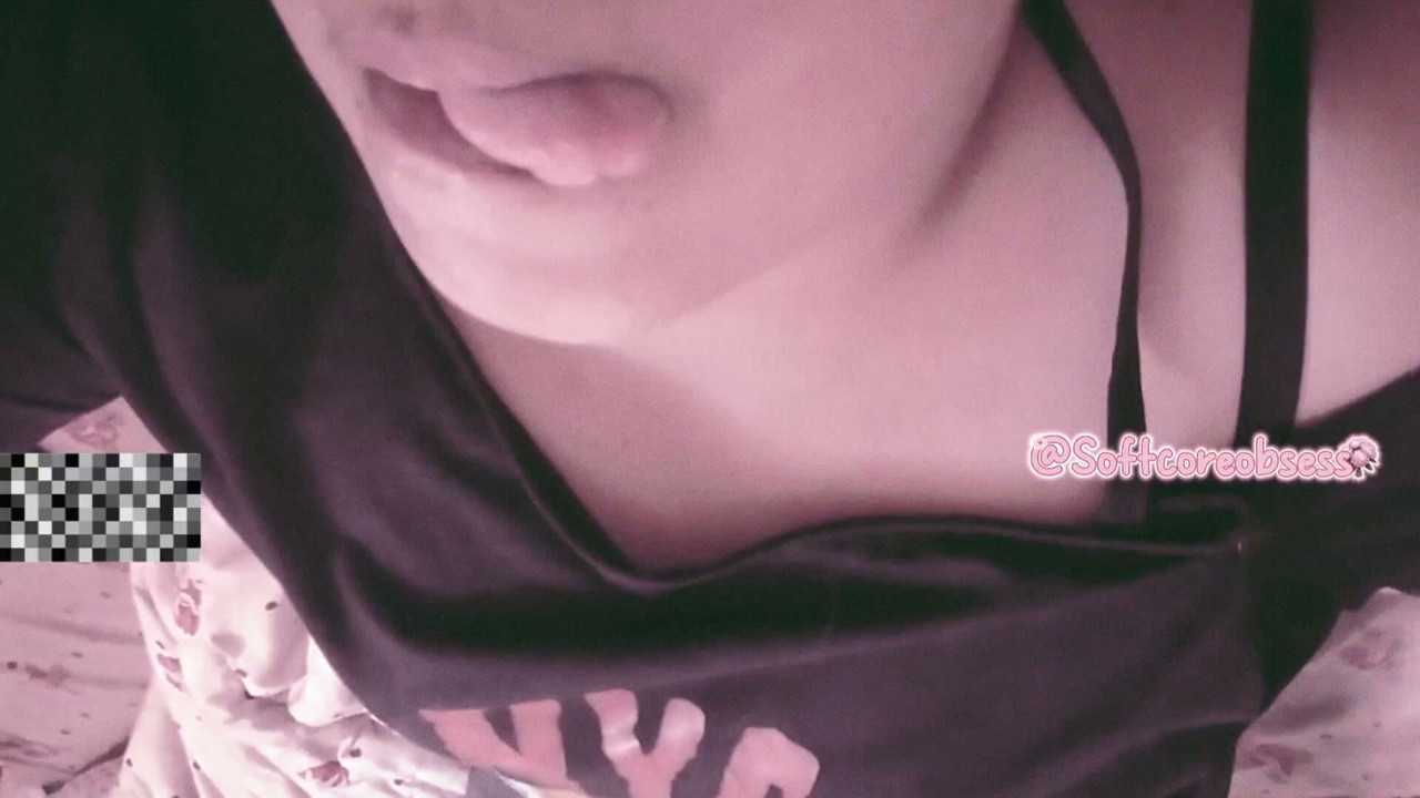Minha saliva tá preta por causa do cigarro kkk