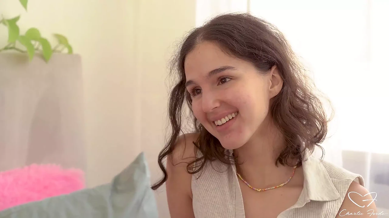 Charlie Forde Wants Wendy’s Fist Inside Her Pussy Slit!