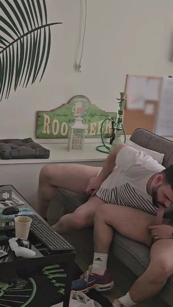 Zapanjujući trenutak iz "Moj hetero prijatelj "Chris" (koji me prije uhvatio kako drkam) pita me za zadnji put i iznenadi me"