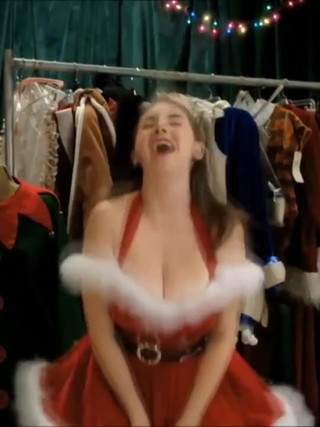 Alison Brie bouncy Christmas cleavage