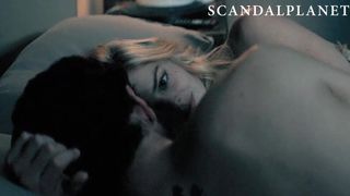Samara编织裸体和性爱场景