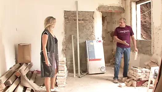 Meine alte ehefrau auf der bauzone gefickt