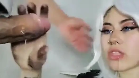 Aile toplanmışken ona lezzetli bir sakso çektim.