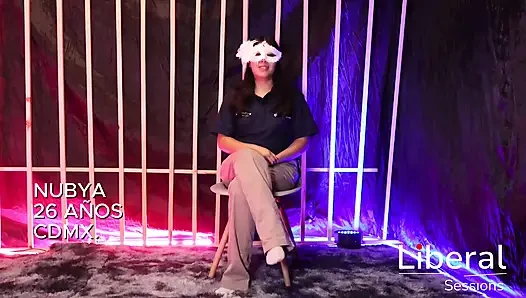 Hotwife Üçlüde Sevişdi ve Sonunda Creampie'ye Düştü