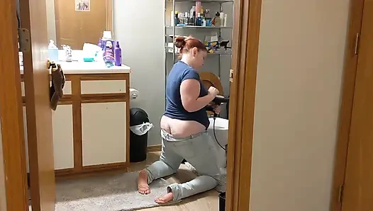 Жопа женщины-сантехника