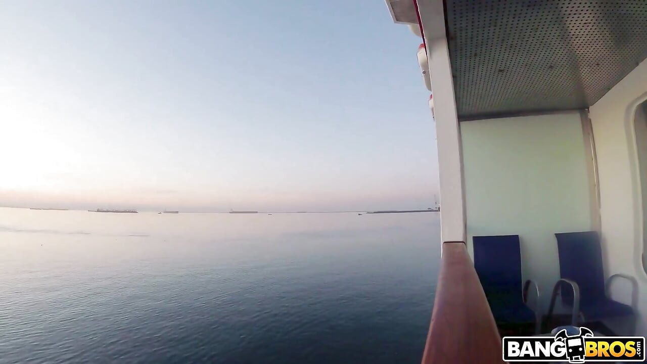 Bangbros - grote kont Luna Star neemt meer lul op vakantie dan elk ander