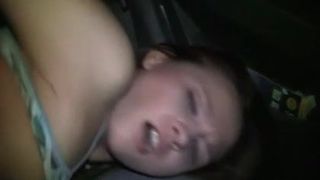Sesso bollente in auto con mancy anale