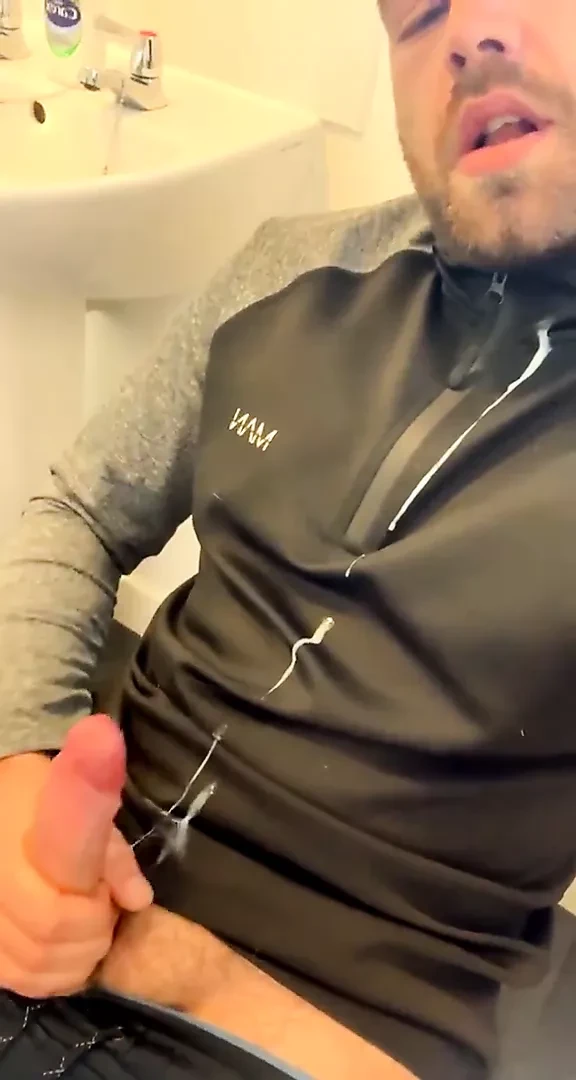 chav lad cums (creamy load)