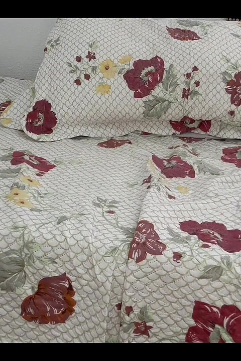 Götte dildoyla oynuyor