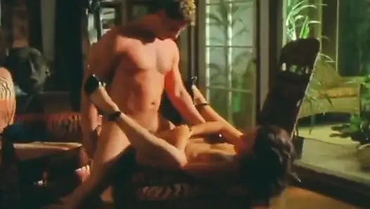 Brünette brünette zimmermädchen-schlampe tief gefickt bis zum tropfend nassen orgasmus