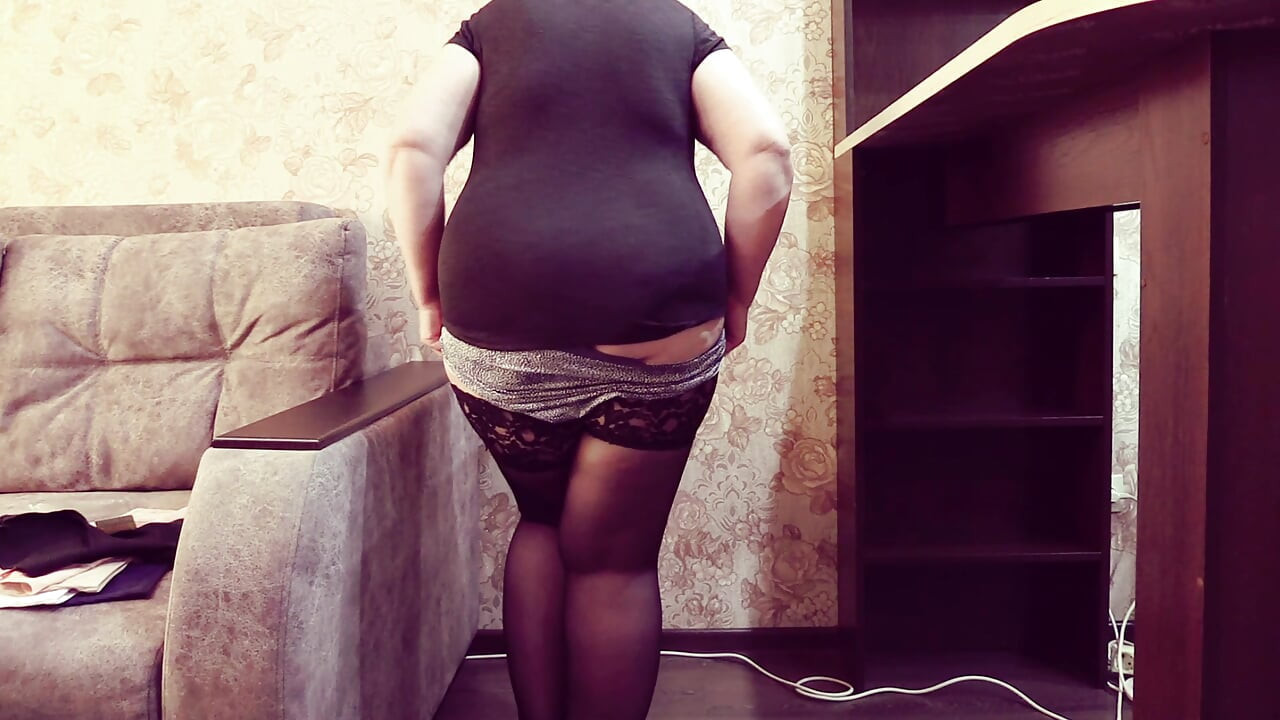 Shaking Big Butt in New Panties. a Mature Wife Tries on Big Panties.