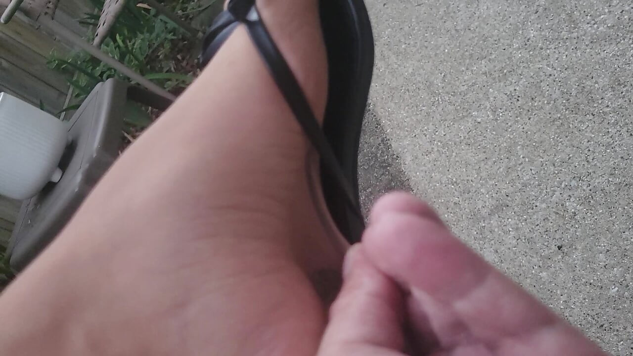Cumming Outside While Wearing Nylons and Pretty Black Heels