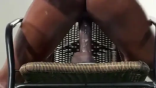 Sahniger nasser ebenholz-orgasmus squirtet