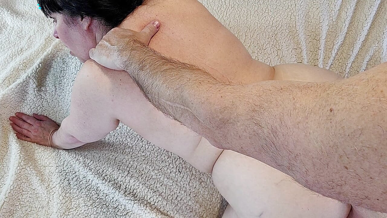 Very Horny Hot Stepmom seduces Stepson