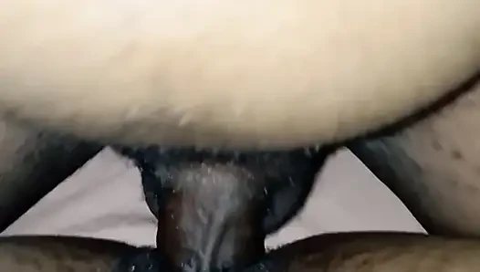 Wir ficken jeden tag, glücklichen schwanz für hungrige muschi.