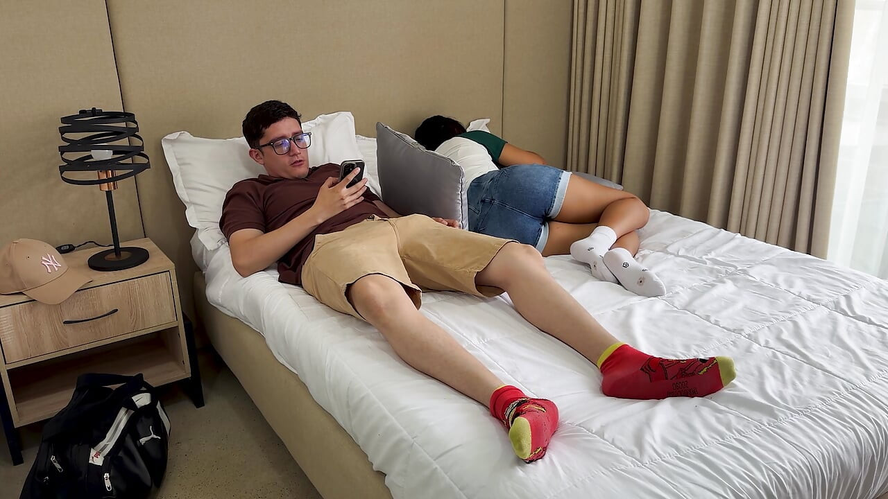 Any More Hotel Rooms? I Have to Share a Bed with My Stepsister
