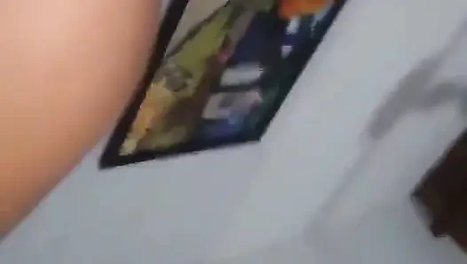 Gadis 18 tahun dengan toket besar alami ini suka banget dientot habis-habisan