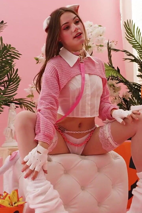 Juniper Ren Delivers an Incredible Blowjob and Gets It on