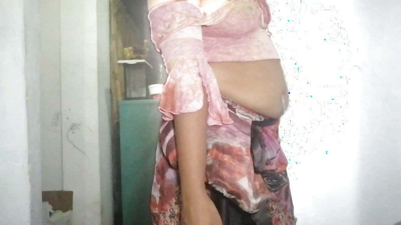 Desi Maid Tina was seduced by her Master and she liked to Impress him