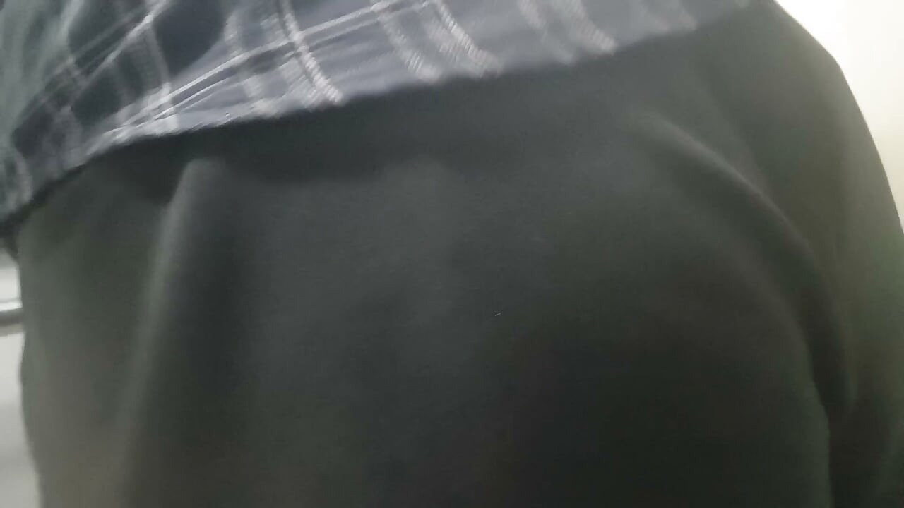배달원 자지 리프트에서 노출