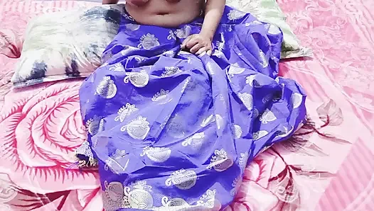 Красивая сексуальная бхабхи начинает новую жизнь