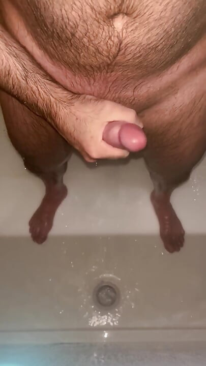 शॉवर में Wank