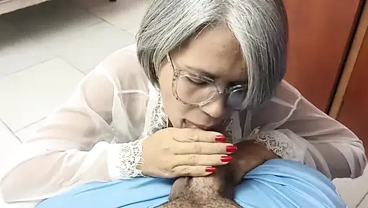 Видеть тебя дома без твоей жены это большой соблазн, я обожаю твой член, он такой вкусный.