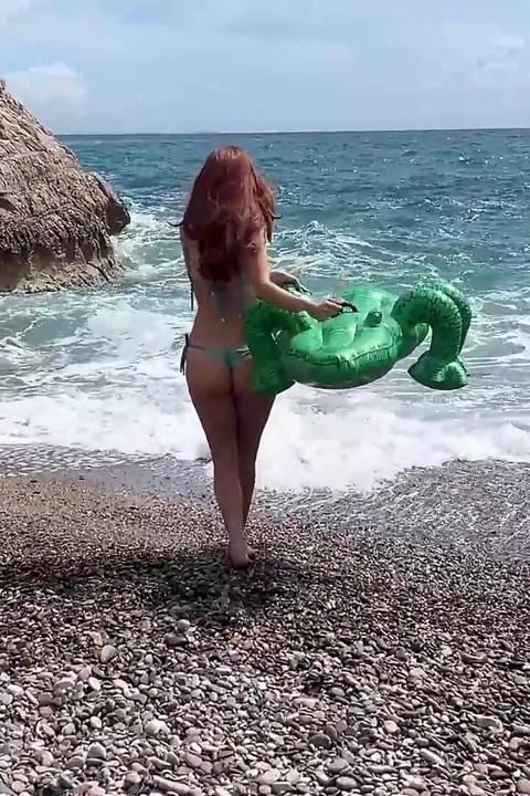 Vlog Lissa Brown Goes to a Nudist Beach to Film a Custom Video
