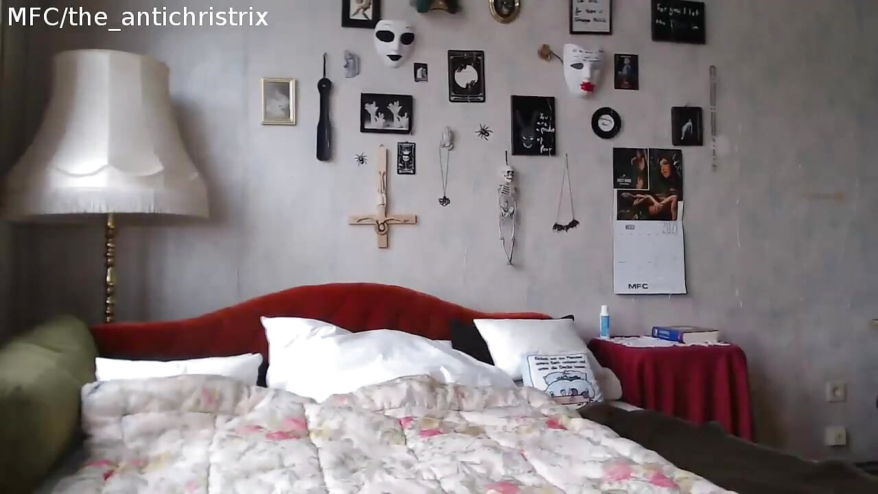 尝试性感的胸衣和高腿