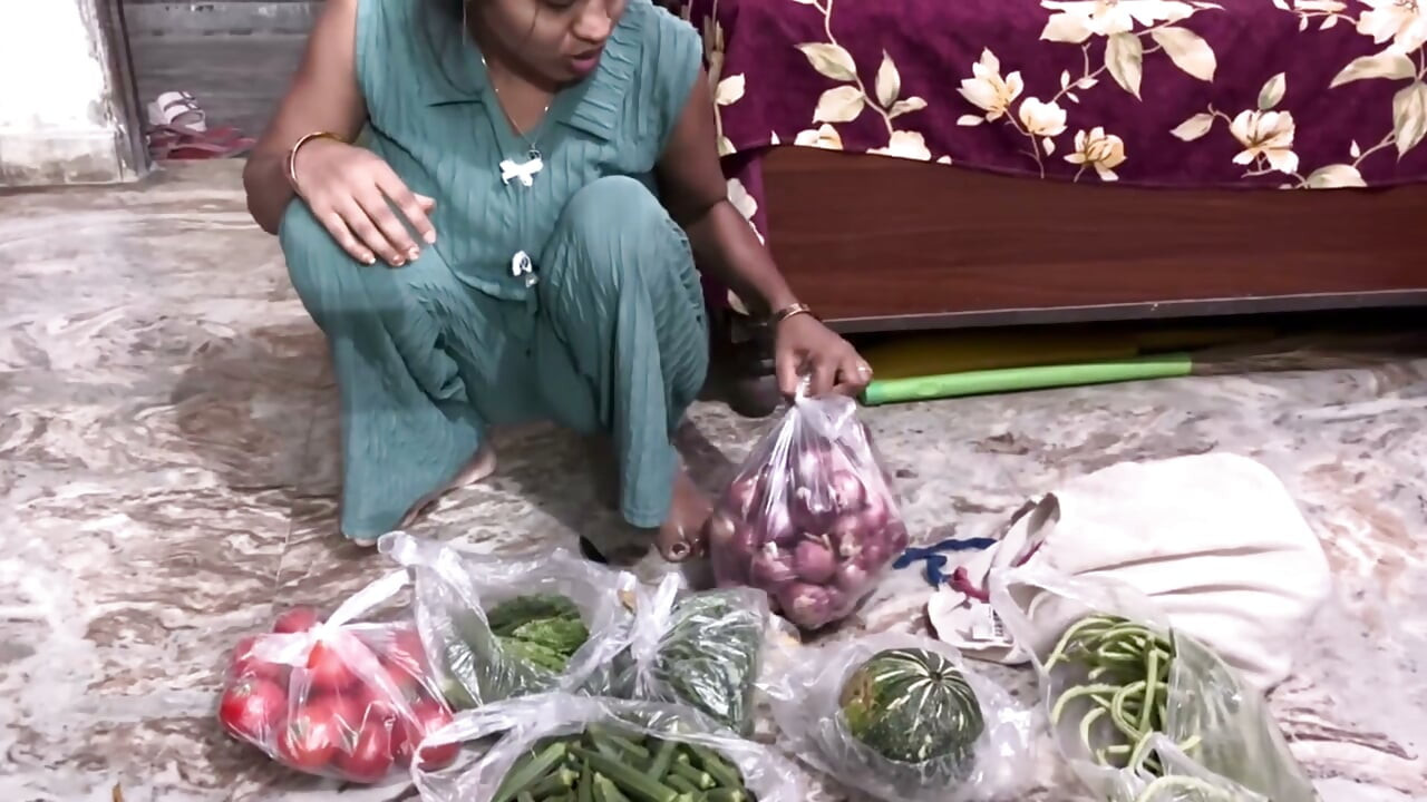 Sweety Bhabhi sex with Blinkit Delivery Boy, Full Hindi Video