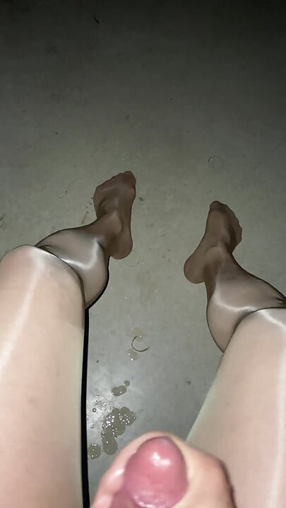 Pantyhose masturbating