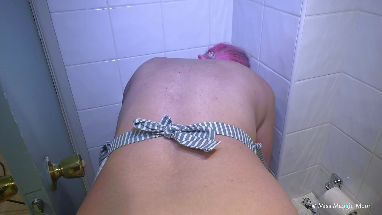 POV Stepmom Cleaning in Apron and Rubber Gloves