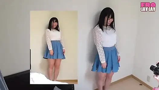 Sesi pemotretan pribadi amatir yang berani menangkap momen menggoda rok dan sudut sensual - pt.3