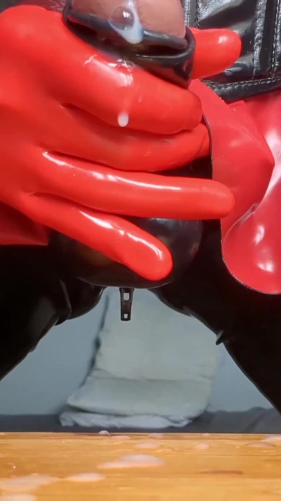 Stunning moment from "Alisons  Cumshot Compilation"