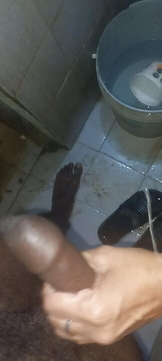 ANAL SEX FOR THE FIRST TIME IN THE BATHROOM DADDY FUCK ME FAST MY ASS HURTS WITH YOUR HUGE COCK ANAL CUM AND YELLOW SUN