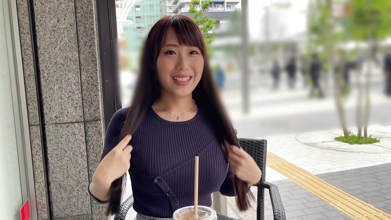 A154F02 A pure beauty who candidly shares her sexual experiences with a carefree smile, and a private shoot with a love hotel for sexy hookup shooting!