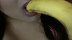 Gorda latina miss madii faz boquete sensual de banana