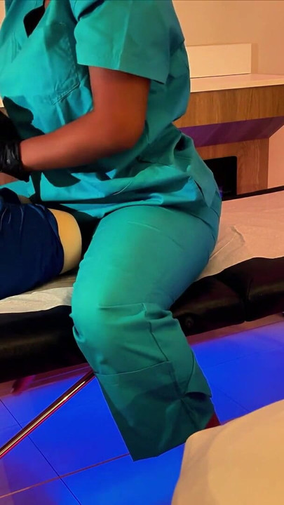 Massagem com final feliz - 15% OFF SALE em Tantaly, use código SELFLOVE durante 12 de maio - 14 de maio! | Clipe 1