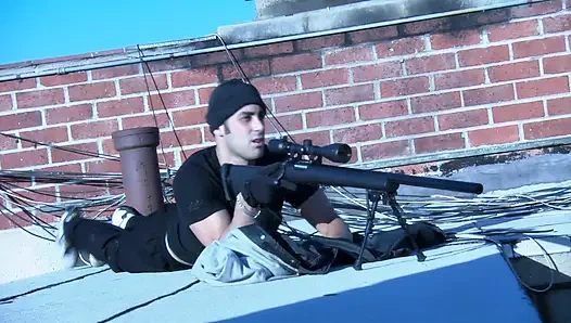 Cewek tetek besar disetubuhi di van