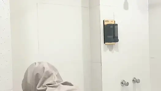 Hijab Masturbating In The Bathroom