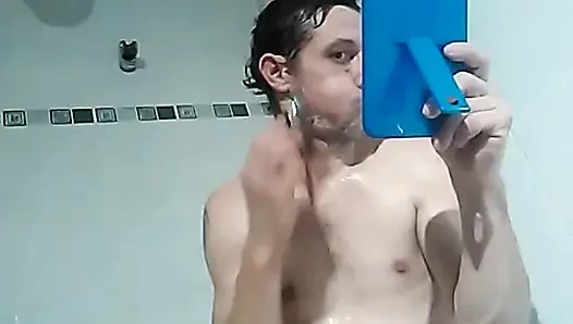 Küvette ayrı tıraş