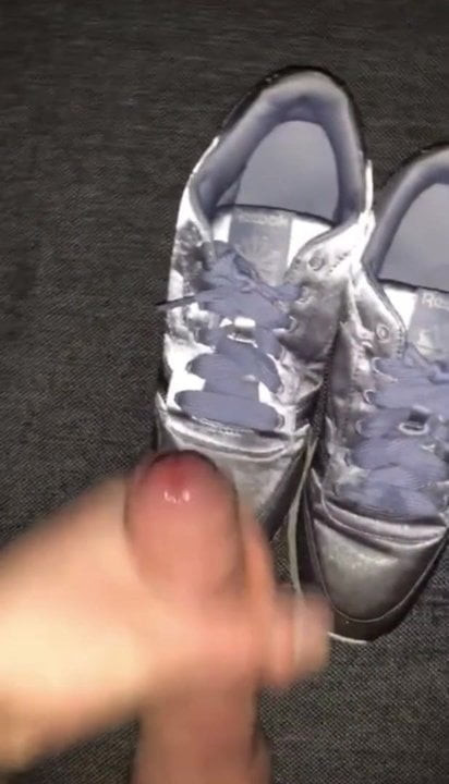 Reebok cumload