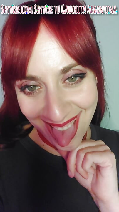 Ta copine ninfoman te fait bander la bite