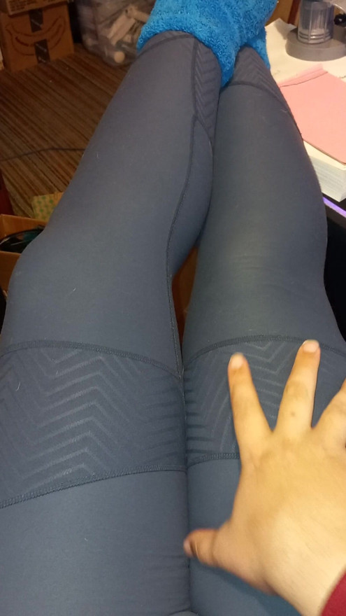 squeezing n slappin' my thighs - 29.04.2022