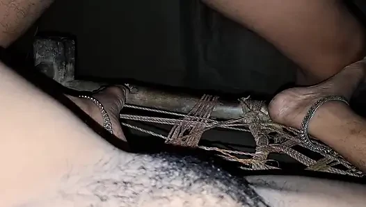 Hintli kadın zar zor seks yapıyor