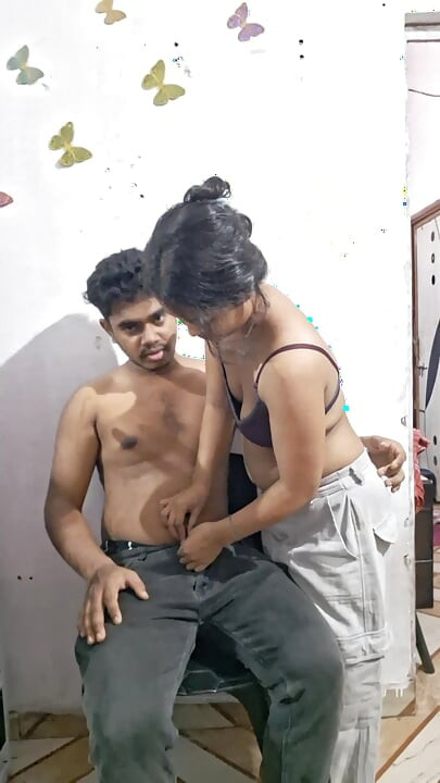 Delivery boy with Indian Beautiful Wife Fu.cking hot