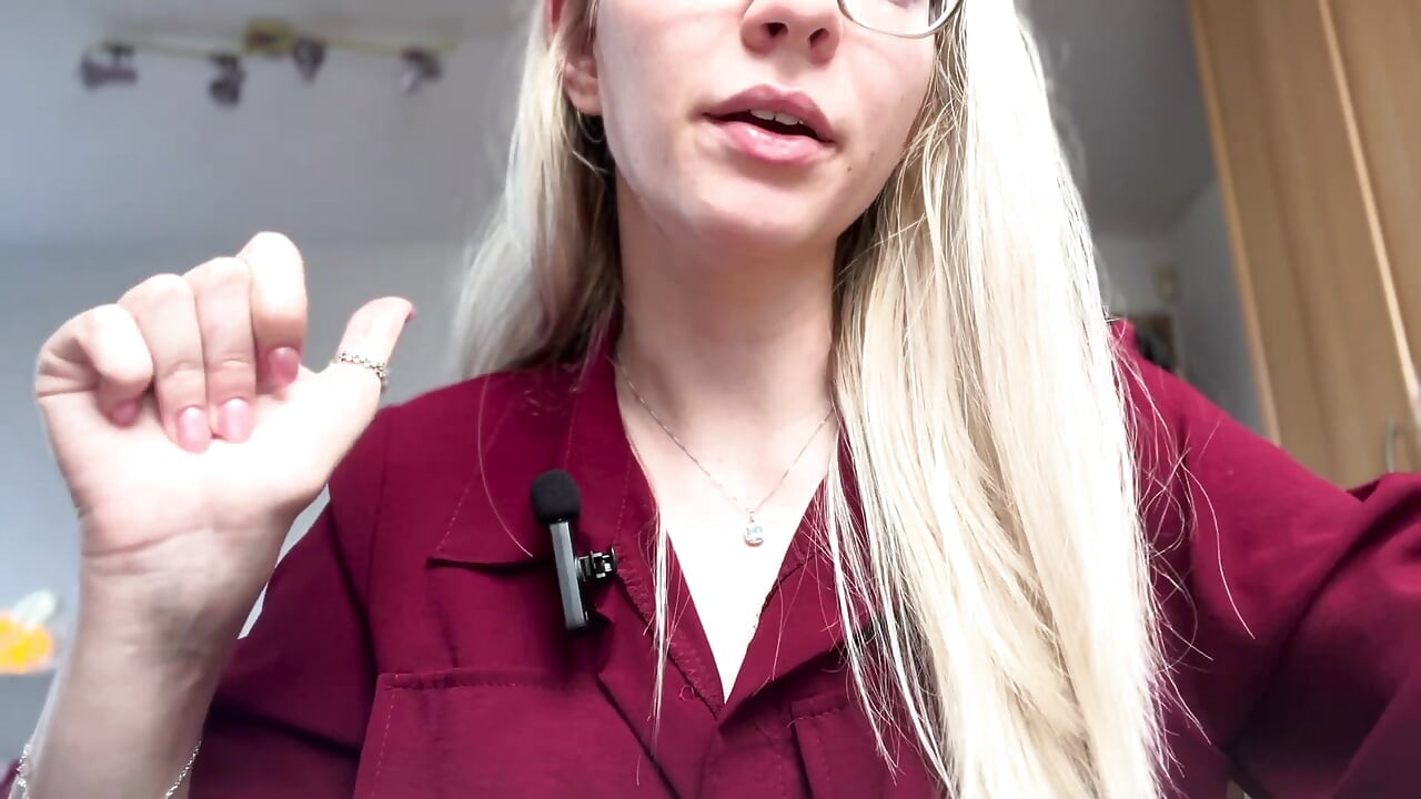 wredna dziewczyna karze cię łaskotki - ASMR